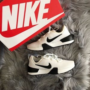 Nike Ashin White & Black Sneakers NWT NWB Shoes